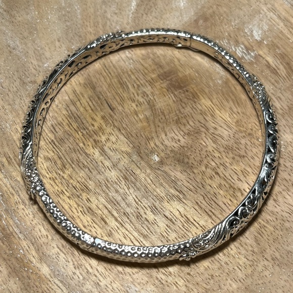 Sarda Artisan Sterling Silver Cut Out Filigree Scroll Hinged Bangle - Picture 7 of 16